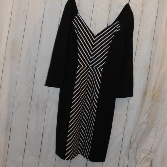 Dress - Picture 1 of 4